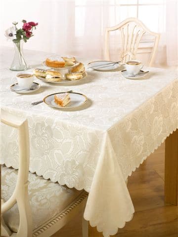 Chequers – Jacquard Tablecloth in Cream